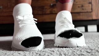 Hot MILF Grows Up and Becomes a Giantess